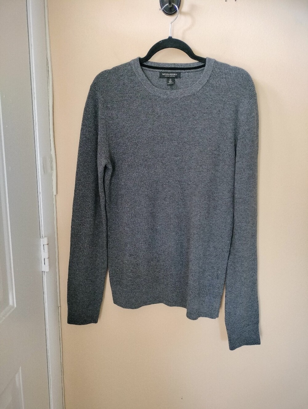 Banana Republic Men’s Supima Cotton Charcoal Gray Knit Sweater Tall M Preppy